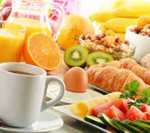 desayuno con frutas 300x266 1